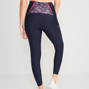 Old Navy Power Soft Side Pocket 7/8 Leggings Women’s Size S Navy Floral Back
